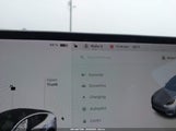 Tesla Model Y Long Range Dual Motor All-Wheel Drive 5YJYGDEE3MF306756 fotografie