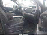 Nissan Titan Pro-4X 1N6AA1E51JN551809 fotografie
