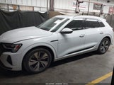 Audi Q8 E-Tron Premium Plus Quattro WA15AAGE1RB019565 снимка