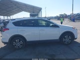 Toyota Rav4 Le JTMBFREV0JJ734326 снимка