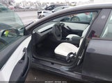 Tesla Model 3 Long Range Rear-Wheel Drive/Standard Rear-Wheel Drive 5YJ3E1EA1SF010630 снимка