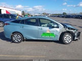 Toyota Prius Two JTDKBRFUXH3557994 снимка