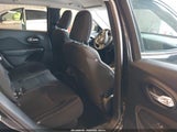 Jeep Cherokee Latitude 1C4PJLCB2GW290906 снимка