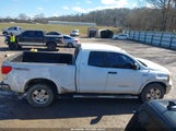 Toyota Tundra Grade 5.7L V8 5TFUY5F13AX128216 fotografie