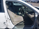 Toyota Camry Le 4T1BF3EK0BU617697 снимка