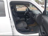 Jeep Patriot Latitude 1C4NJPFA1GD794554 снимка