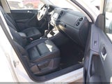 Volkswagen Tiguan Se WVGBV7AX7FW581478 photo