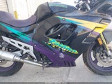 Suzuki Gsx600 F JS1GN72A5T2103254 снимка