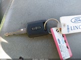 Lincoln Town Car Signature 1LNHM81V46Y620484 снимка