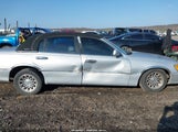 Lincoln Town Car Signature 1LNFM82WXWY655710 fotografie