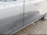 Toyota Corolla Le 5YFBURHE3JP747939 снимка