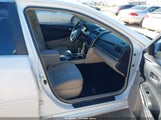 Toyota Camry Le 4T4BF1FKXCR187901 снимка