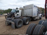 International  9900Ix 2HSCKAPR27C528585 снимка