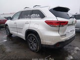 Toyota Highlander Xle 5TDJZRFH5JS881448 снимка