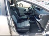 Toyota Prius C Two JTDKDTB3XD1047073 снимка