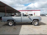 Chevrolet K20 1GCGK24M7GJ101204 снимка