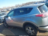 Toyota Rav4 Le JTMBFREV3JJ209356 снимка