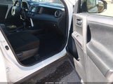 Toyota Rav4 Le JTMBFREV4JJ228479 снимка