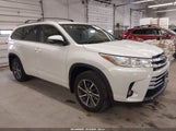 Toyota Highlander Xle 5TDJZRFH9HS397468 снимка
