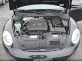 Volkswagen Beetle 1.8T Classic 3VWF17AT4FM608888 fotografie