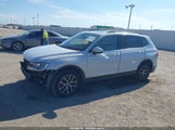 Volkswagen Tiguan 2.0T Se/2.0T Sel 3VV3B7AX5JM008140 photo