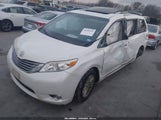 Toyota Sienna Xle Premium 8 Passenger 5TDYK3DC1FS667913 снимка