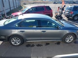 Volkswagen Passat 1.8T S 1VWAT7A38HC013163 снимка