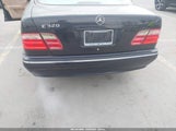 Mercedes-Benz E 320 WDBJF65J2YB120694 снимка