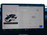 Tesla Model Y Long Range Dual Motor All-Wheel Drive 5YJYGDEE4MF231520 fotografie