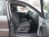 Volkswagen Tiguan S WVGAV7AX1FW561352 fotografie