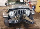Jeep Wrangler Unlimited Sahara 4X4 1C4HJXEG7JW229627 fotografie
