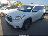 Toyota Highlander Le Plus V6 5TDZKRFH0FS110586 снимка