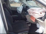 Chrysler Voyager Lx 2C4RC1CG0NR103347 photo