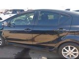 Toyota Prius C One JTDKDTB37H1594940 снимка