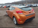 Hyundai Veloster Base W/Black KMHTC6AD8DU104853 снимка