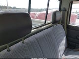 Nissan 4X4 Truck Xe 1N6SD11Y0VC363098 photo