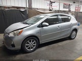 Toyota Prius C Three JTDKDTB30E1573889 снимка