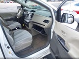 Toyota Sienna Le 7 Passenger 5TDJK3DC3CS030678 снимка