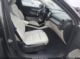 Volvo Xc40 Ultra, B5 Awd Gas (Mild Hybrid), Dark YV4L12UM7T2657774 снимка