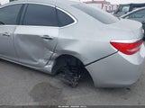 Buick Verano 1G4PP5SK9D4190154 fotografie