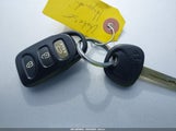 Hyundai Veloster Base W/Black KMHTC6AD1DU144806 снимка