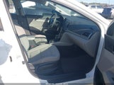 Hyundai Elantra Se 5NPD74LF0HH175206 снимка