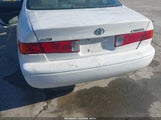 Toyota Camry Le JT2BG22K4Y0530863 снимка