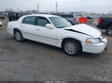 Lincoln Town Car Signature 1LNHM81W54Y674057 fotografie