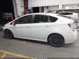 Toyota Prius Three JTDKN3DUXF1978095 снимка