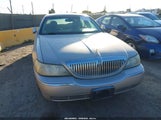 Lincoln Town Car Signature Limited 2LNHM82V39X629406 снимка