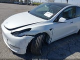Tesla Model Y Long Range Dual Motor All-Wheel Drive 7SAYGDEE7RA215190 fotografie