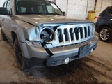 Jeep Patriot Latitude 1C4NJPFA2GD812737 снимка