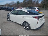 Toyota Prius Three Touring JTDKARFU5G3021570 снимка