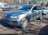 Volkswagen Touareg 3.6L Sport WVGEF9BP3ED004347 photo